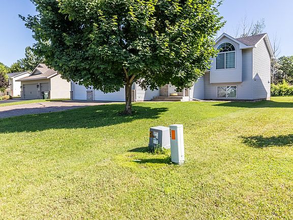 3rd image of 569 Sunwood Park Dr