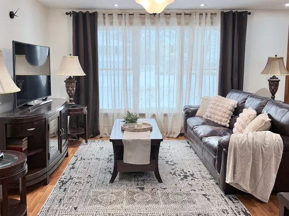 114 Ayrault Dr #B, Buffalo, NY 14228