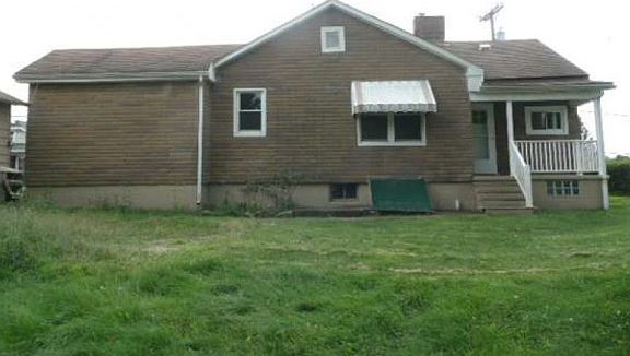 3rd image of 344 Woodvue Ln