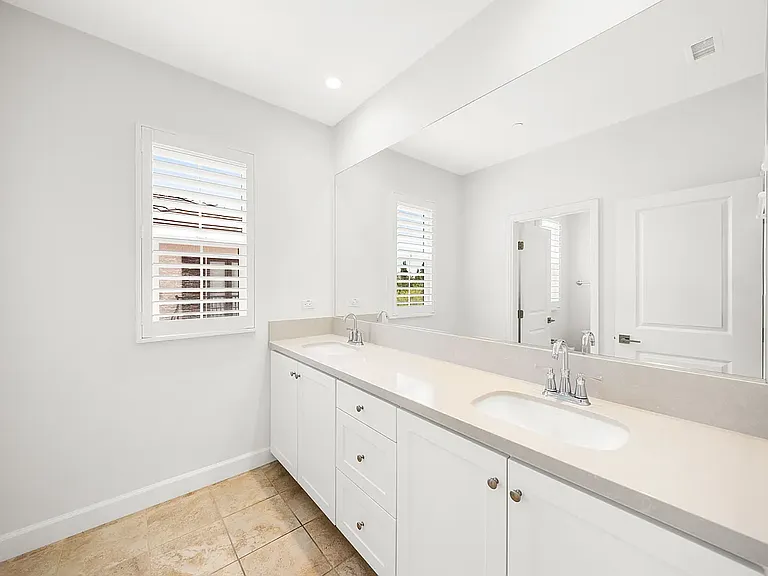 68 Henson — Photo 26