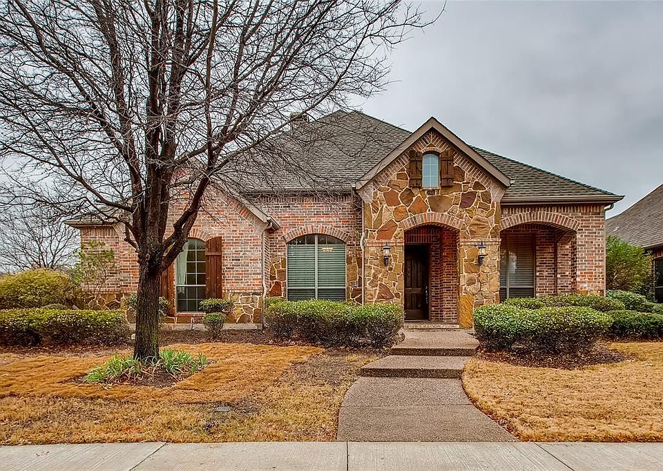1st image of 816 Sword Bridge Dr