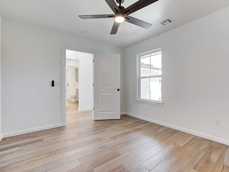 2712 Dunham Dr — Photo 44