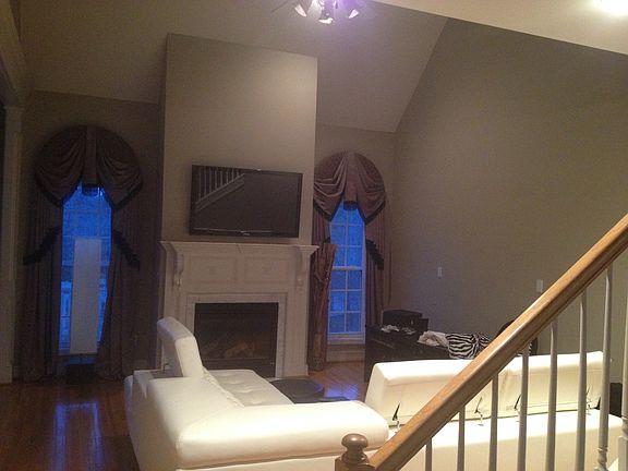 4th image of 107 Cottonwood Pl