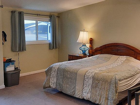 3rd image of 4408 Hickory Ln