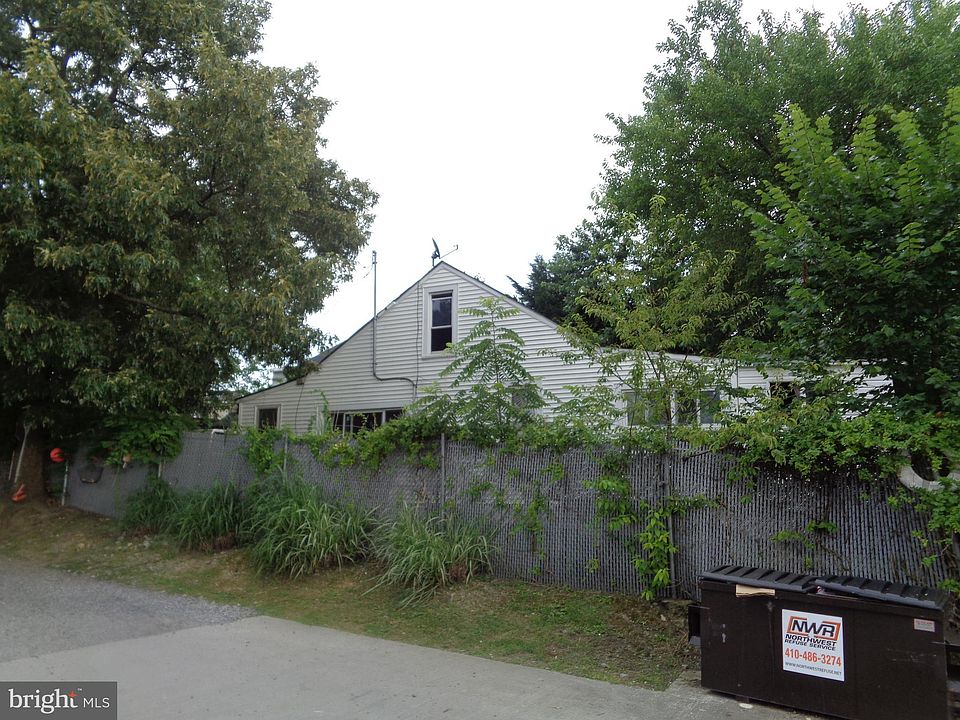 2nd image of 919 Short Rd