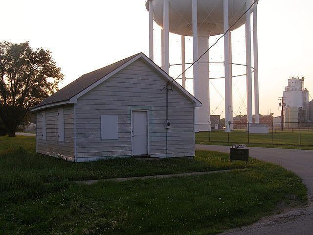 2nd image of 800 S 5th St