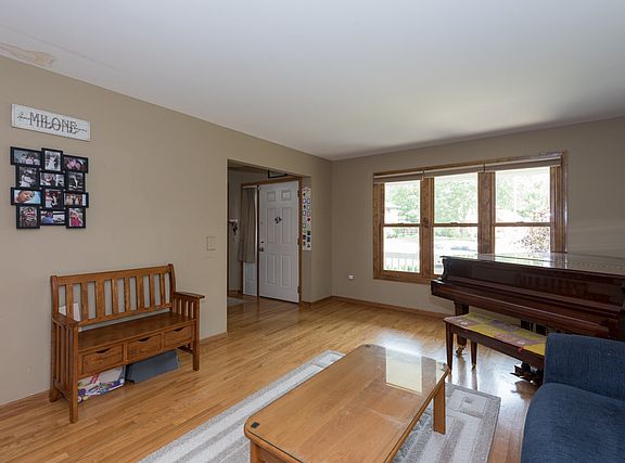 3rd image of 692 Asbury Ct
