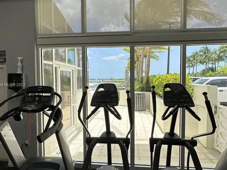 6917 Collins Ave #622 — Photo 38