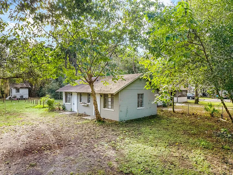 1519 Carmel Ave — Photo 13