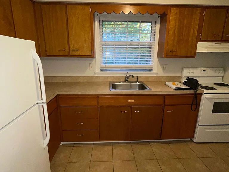 72 Charter Oak St #B — Photo 9