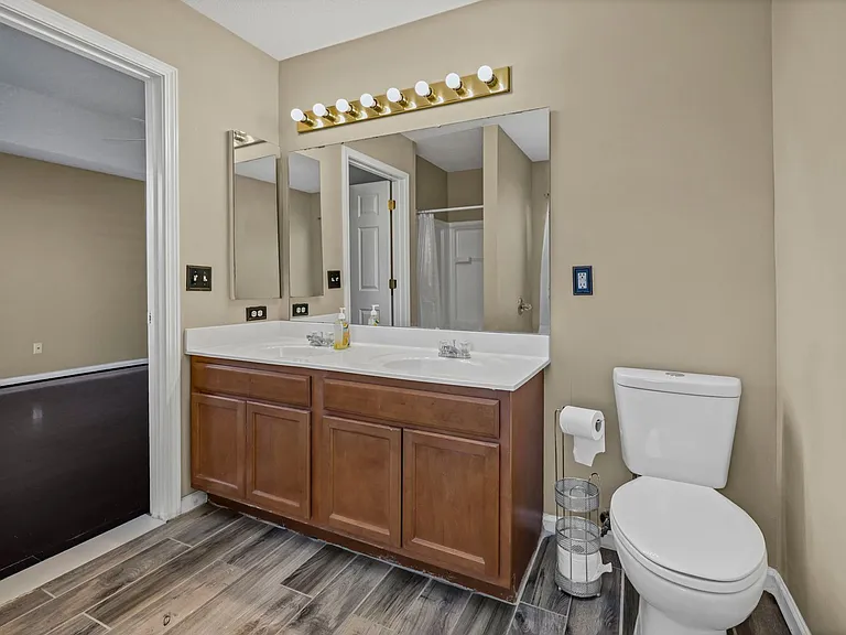 331 Woodcote Dr — Photo 14