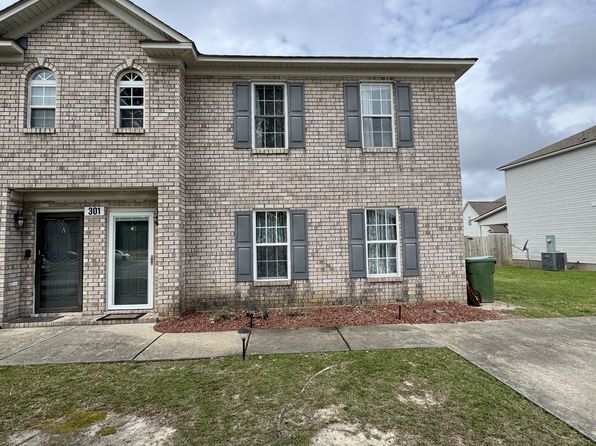 301 Square Dr #B, Winterville, NC 28590