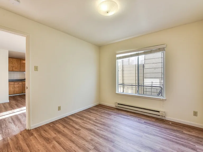 32nd Ave 326 — Photo 8