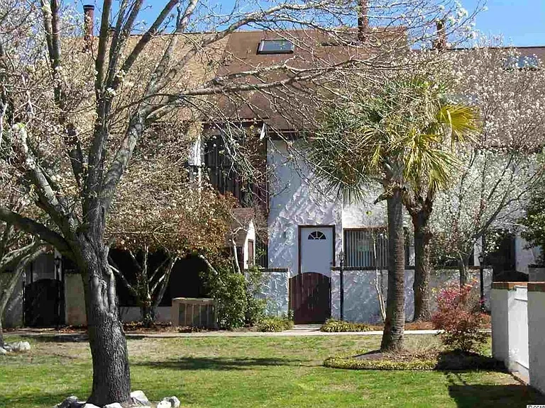 503 Pinewood Rd #5 — Photo 1