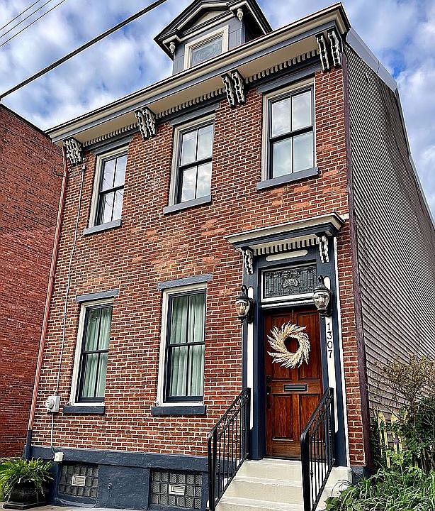 1307 Arch St