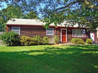 2 Hickory Ave, Middletown, RI 02842