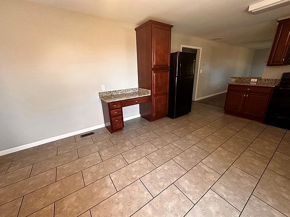 4th image of 2224 Dennings Rd
