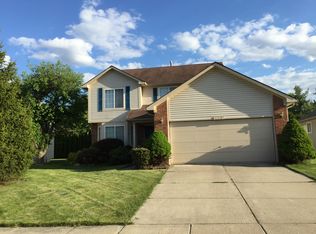 128 Woodslee St, Troy, MI 48083