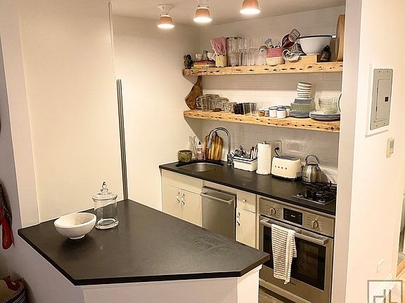 2nd image of 250 W 27th St APT 2H