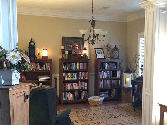 Formal Dining off Entry