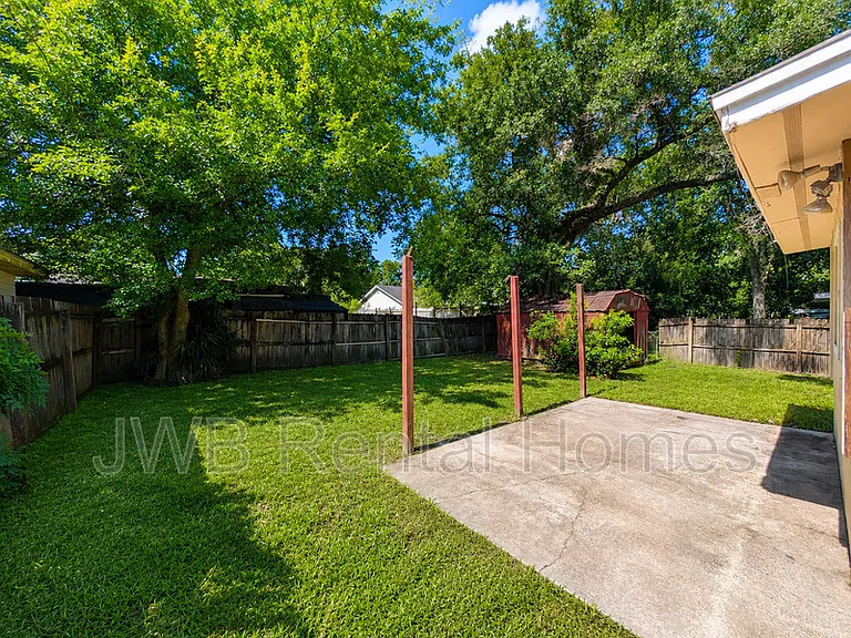 3232 Dellwood Ave — Photo 10