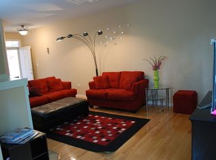 406 N River Rd, Naperville, IL 60540