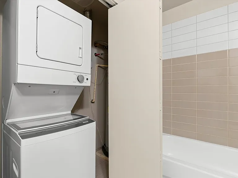 2960 Eastlake Ave E #111 — Photo 23