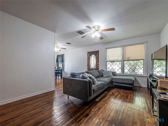 2nd image of 302 N Patterson Ave