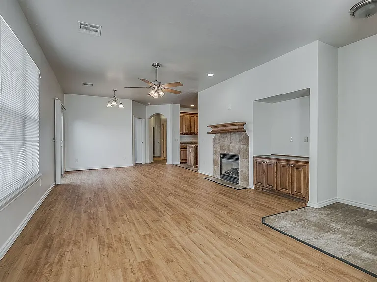 11409 NW 121st Pl — Photo 2