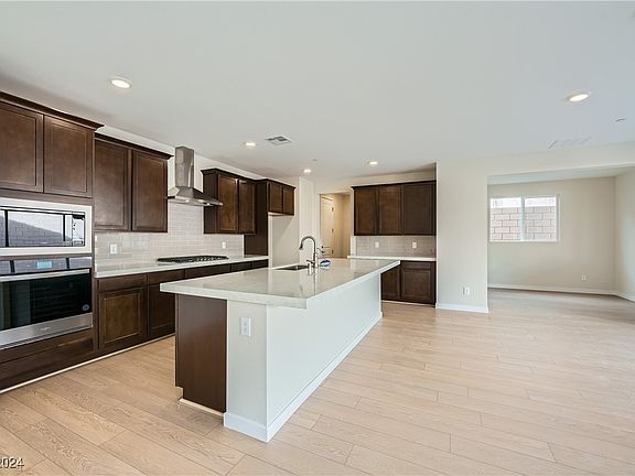 4th image of 10474 Vanhoy Crest Ave