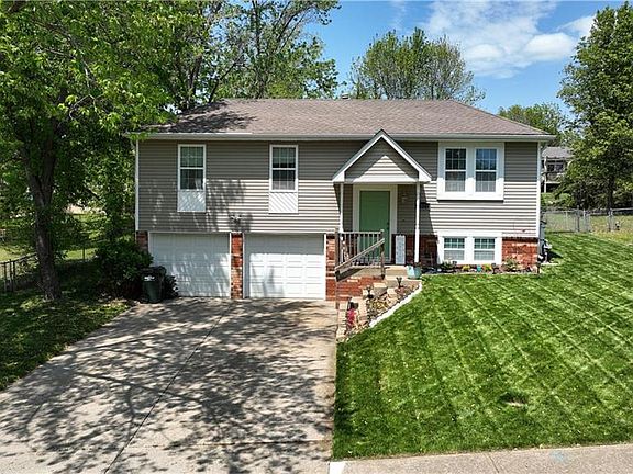 2nd image of 5009 NW Pennington Ln