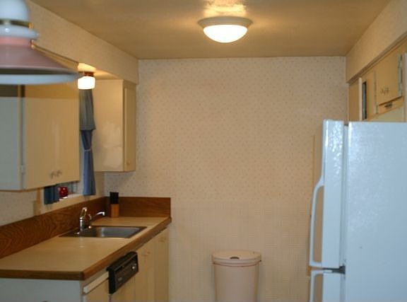 Neat and Tidy Kitchen