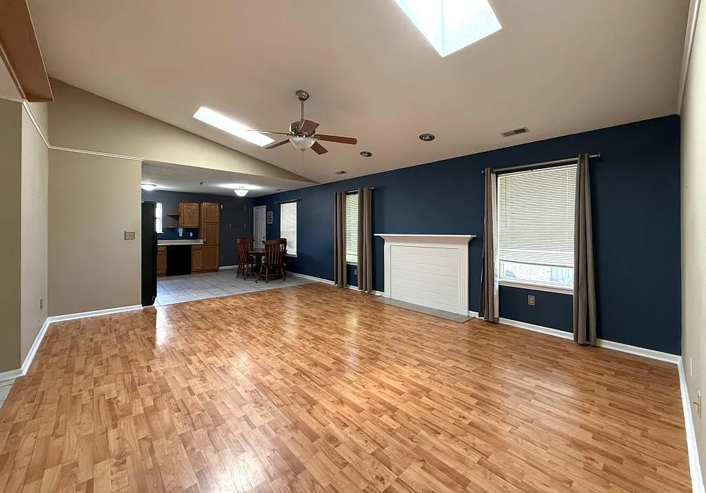 5717 Stoneview Way — Photo 2