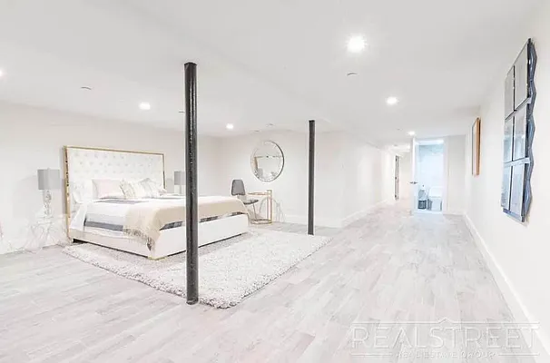 Rented by Real Street Inc | media 16