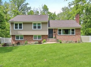 25 Webster Dr, Berkeley Heights, NJ 07922
