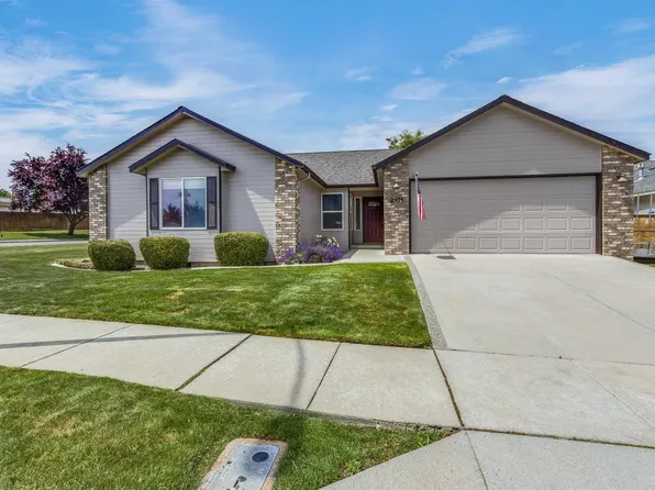2101 S Arthur Loop, Kennewick, WA 99338
