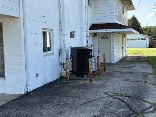 360 1/2 E Main St