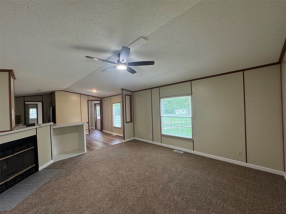 5th image of 243 Spring Rd