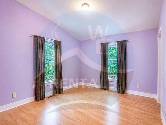 4th image of 104 Loveland Vis