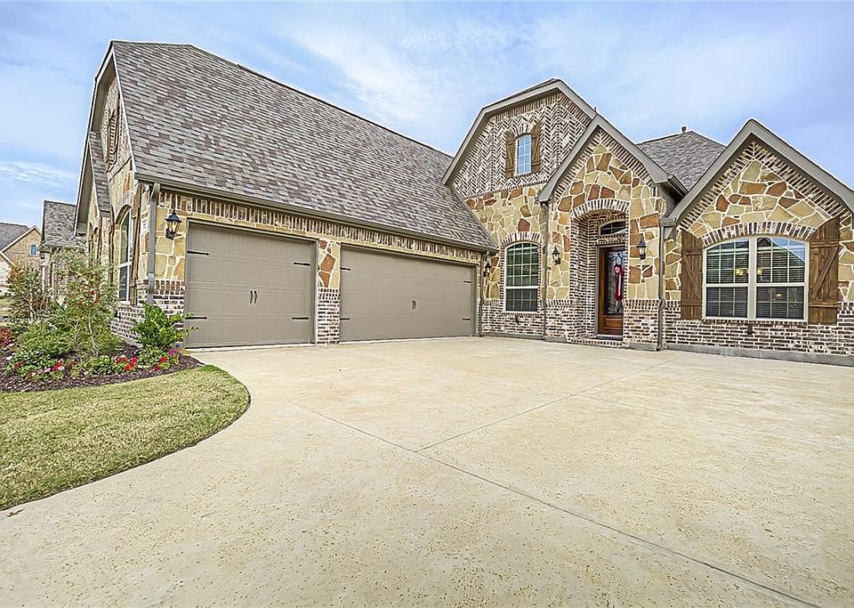 1st image of 7017 Avery Ln