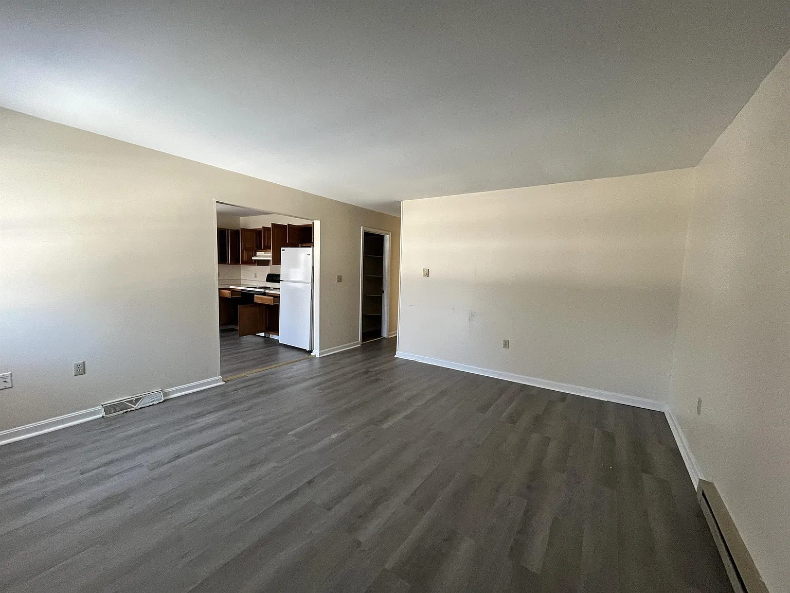 702 Thomas Lane - A - A — Photo 4