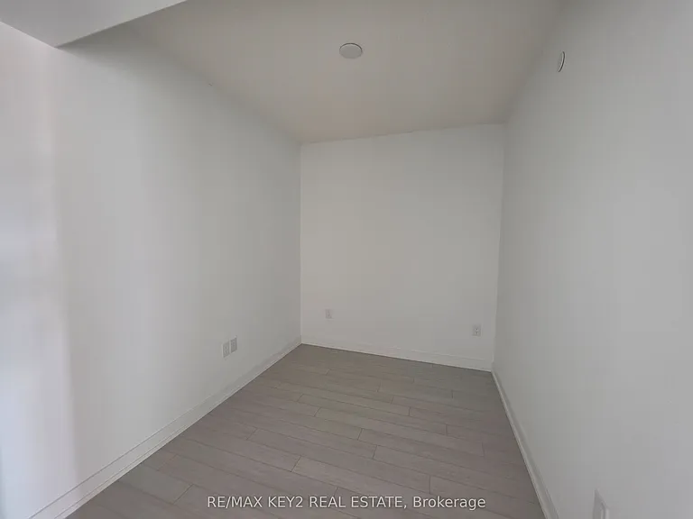 4010 Eglinton Ave W #522 — Photo 10