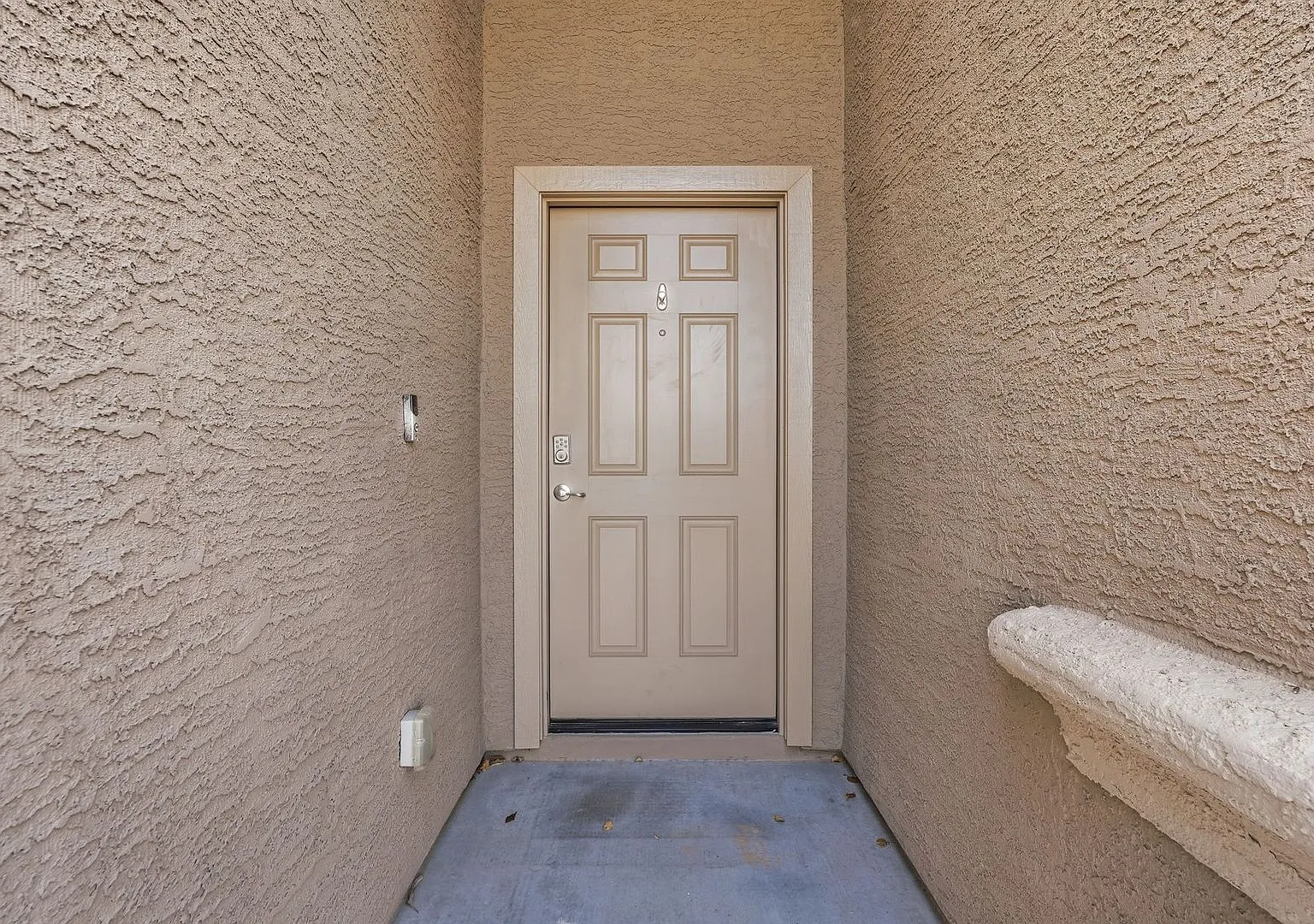 Spacious 3-Bedroom Marana Home with Carpet-Free Flooring & Fenced Yard — Photo 4