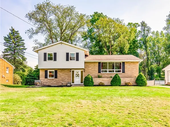 5568 Stuber Dr NW, Canton, OH 44718