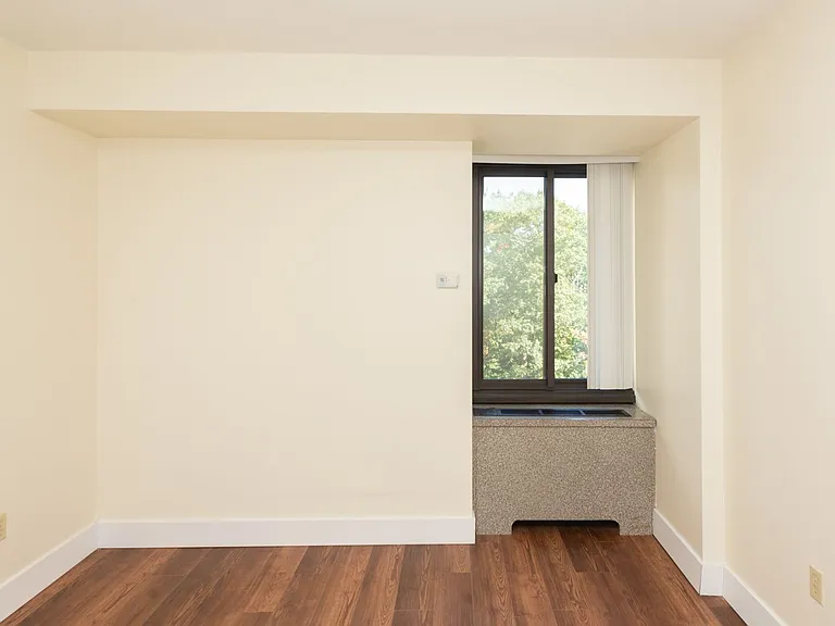Lakewood Apartments — Photo 16