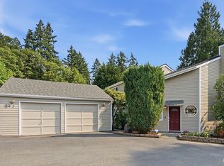 242 W Lake Sammamish Parkway SE, Bellevue, WA 98008