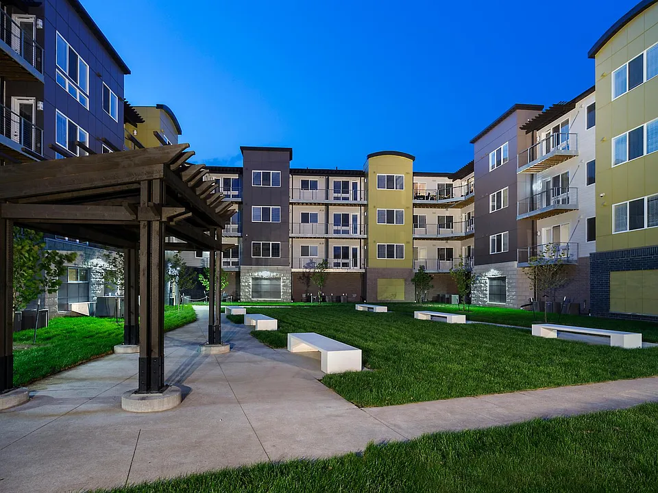 Residences at 62W
