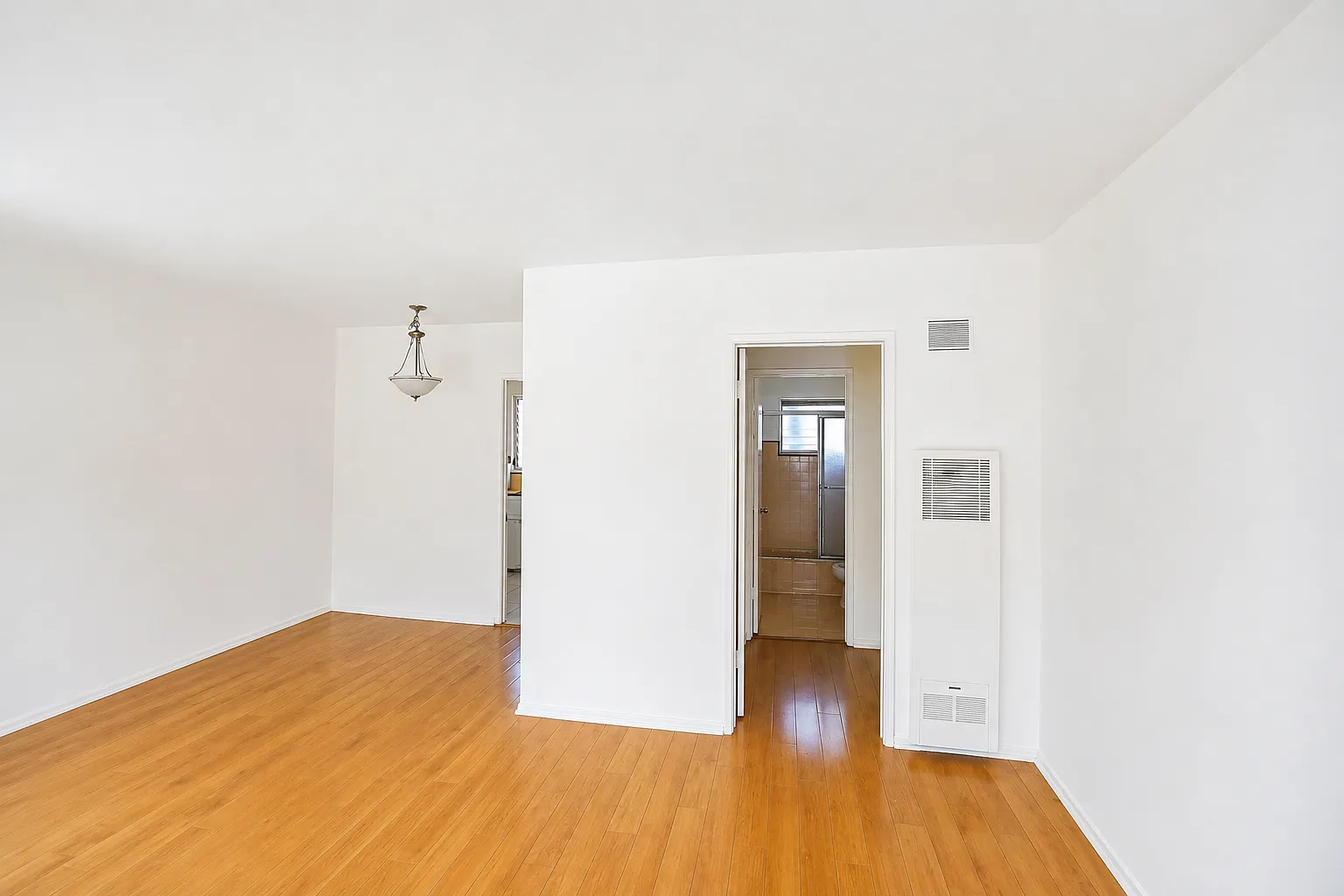2 bed, 850 sqft, $2,800 — Photo 2