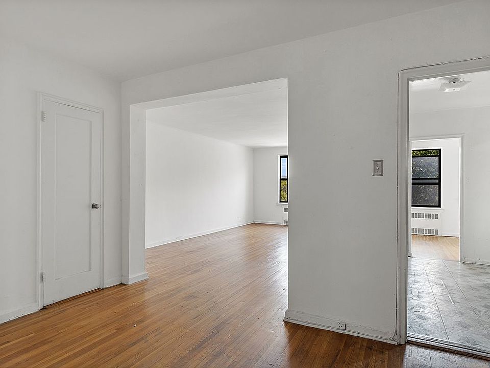 1st image of 12430 Queens Blvd #3R