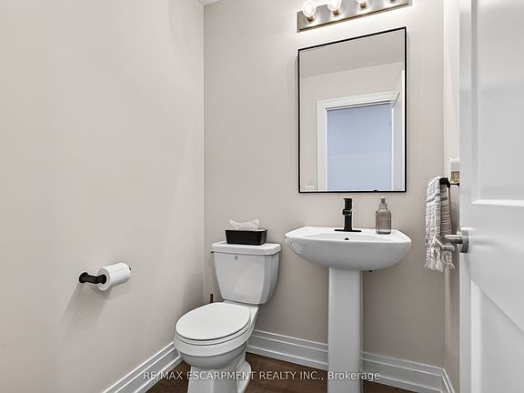5th image of 26 Granite Ridge Trl